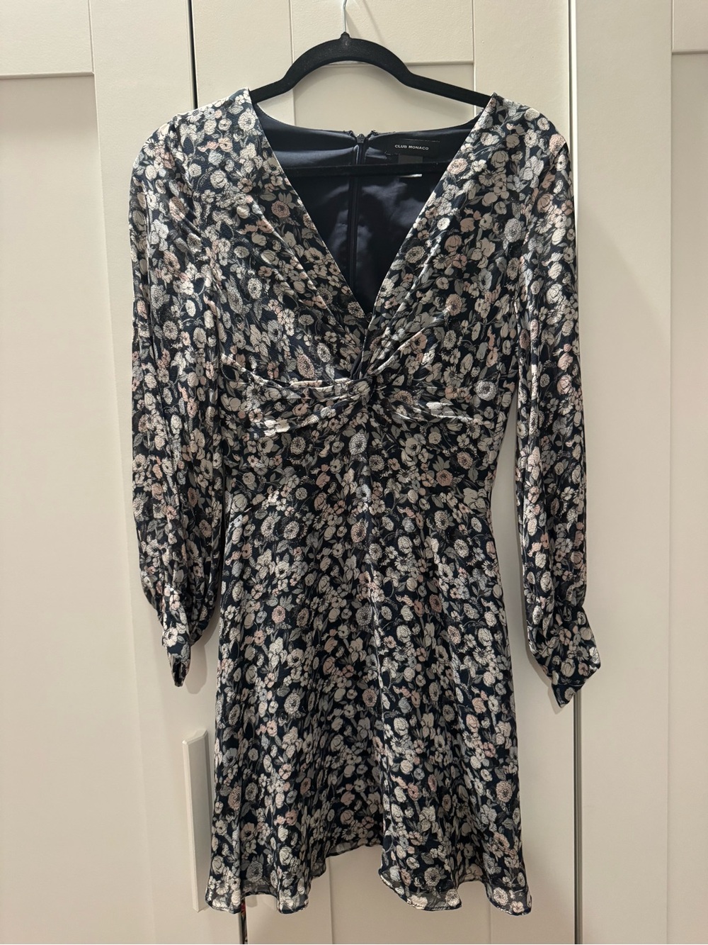 Club Monaco Black Floral Long-Sleeve Twist Front Dress